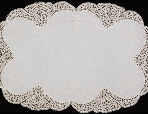Runner with bobbin lace and embroidery on church linen
